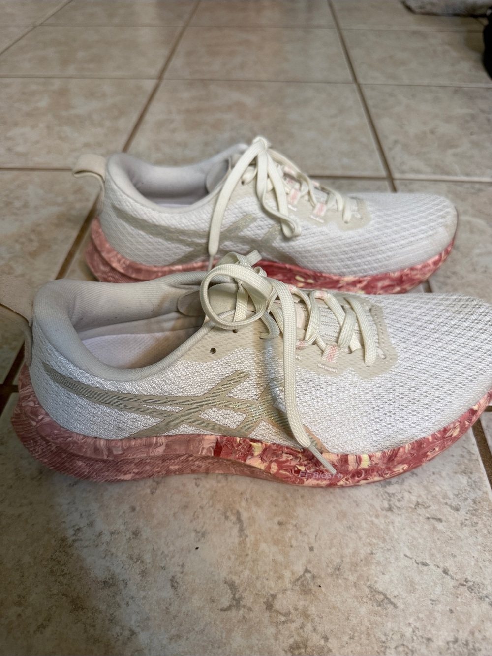 Women's White & Pink Running Shoes - Picture 2 of 5